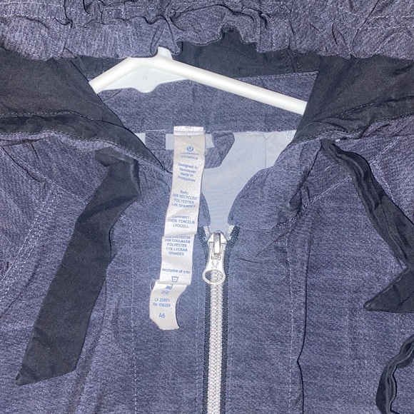 WORN ONCE lululemon athletica Gray Jacket with Hood Size 4 - Picture 2 of 4